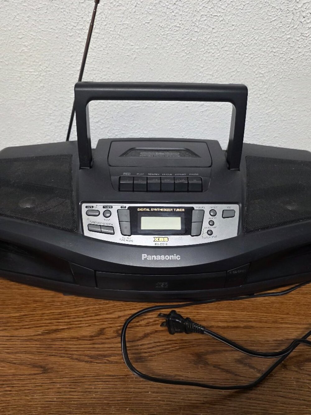 Vintage Electronics - Pansonic Boom Box - Radio, Cassette & CD Player Model DS16